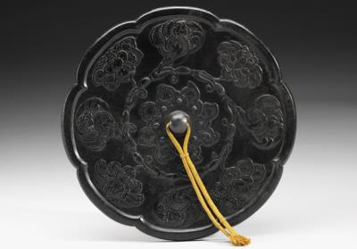 图片[2]-Lobed bronze mirror decorated with connected stylized flowers, middle Tang dynasty, 8th-9th century-China Archive